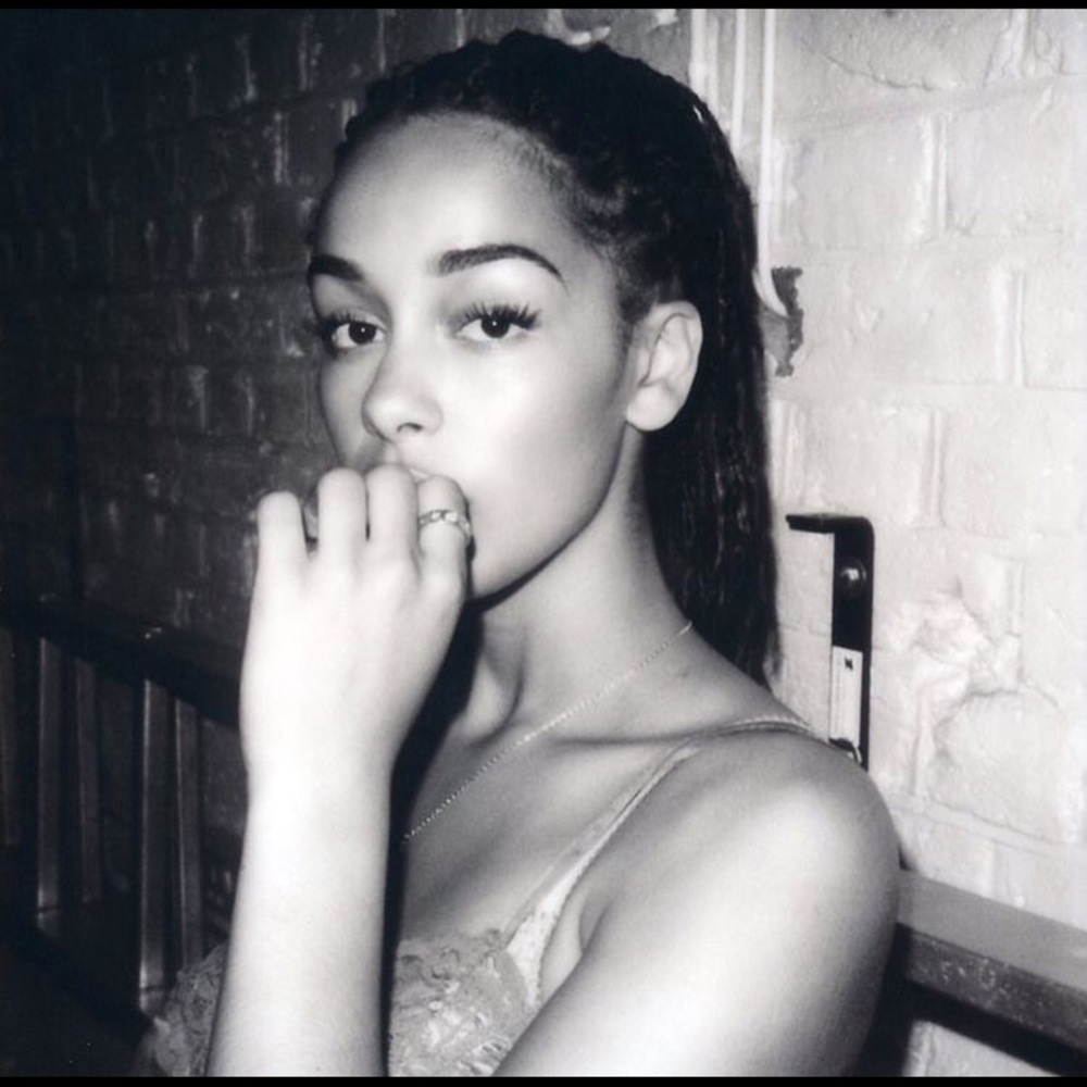 Meet your Posher, Bee